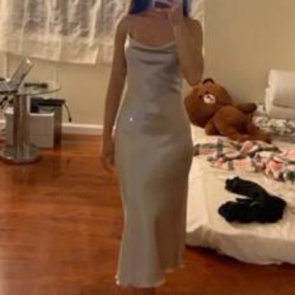 Grey Satin dress - Picture 3 of 3